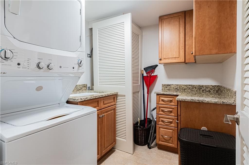 4200 Belair Ln 101, Naples, FL 34103-11
