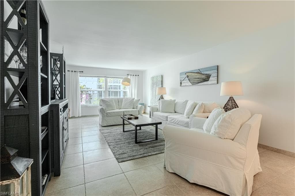 4200 Belair Ln 101, Naples, FL 34103-16
