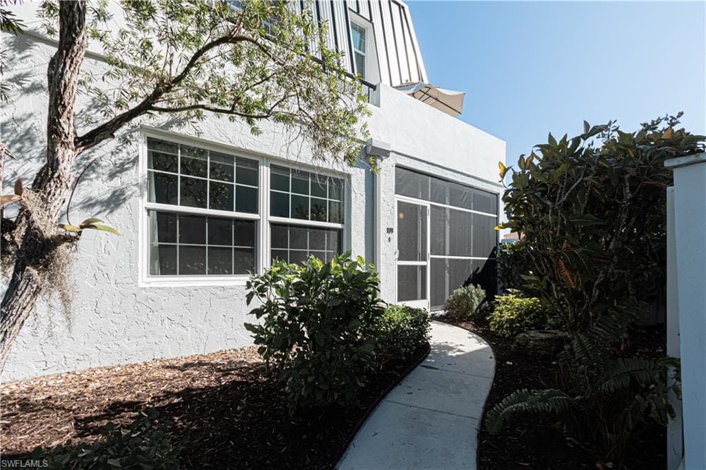 4200 Belair Ln 101, Naples, FL 34103-25