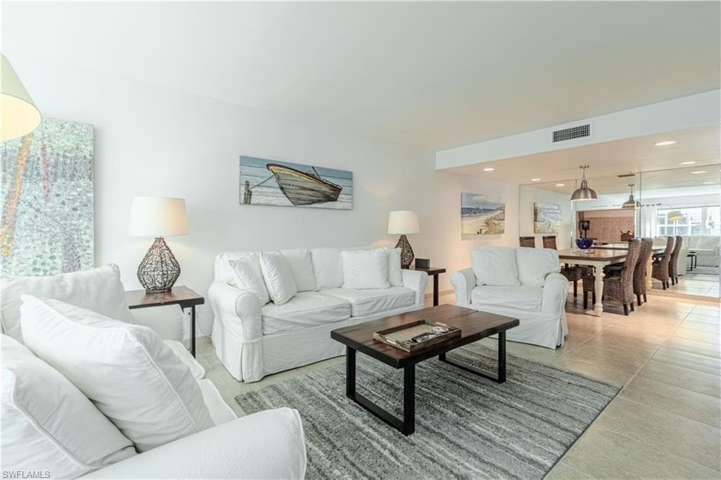 4200 Belair Ln 101, Naples, FL 34103-2