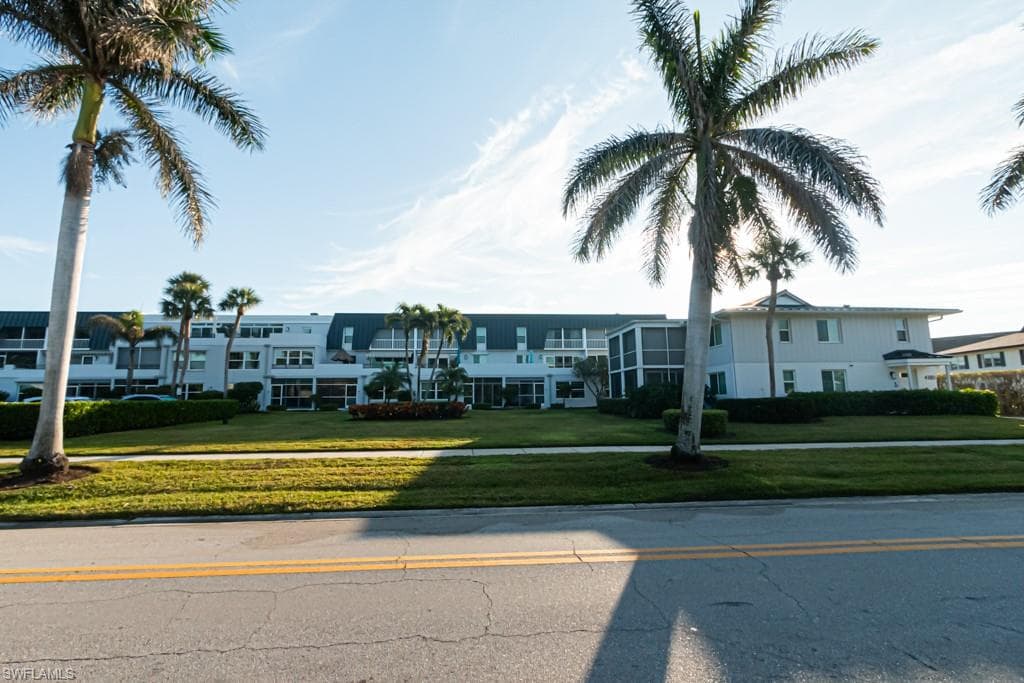4200 Belair Ln 101, Naples, FL 34103-32