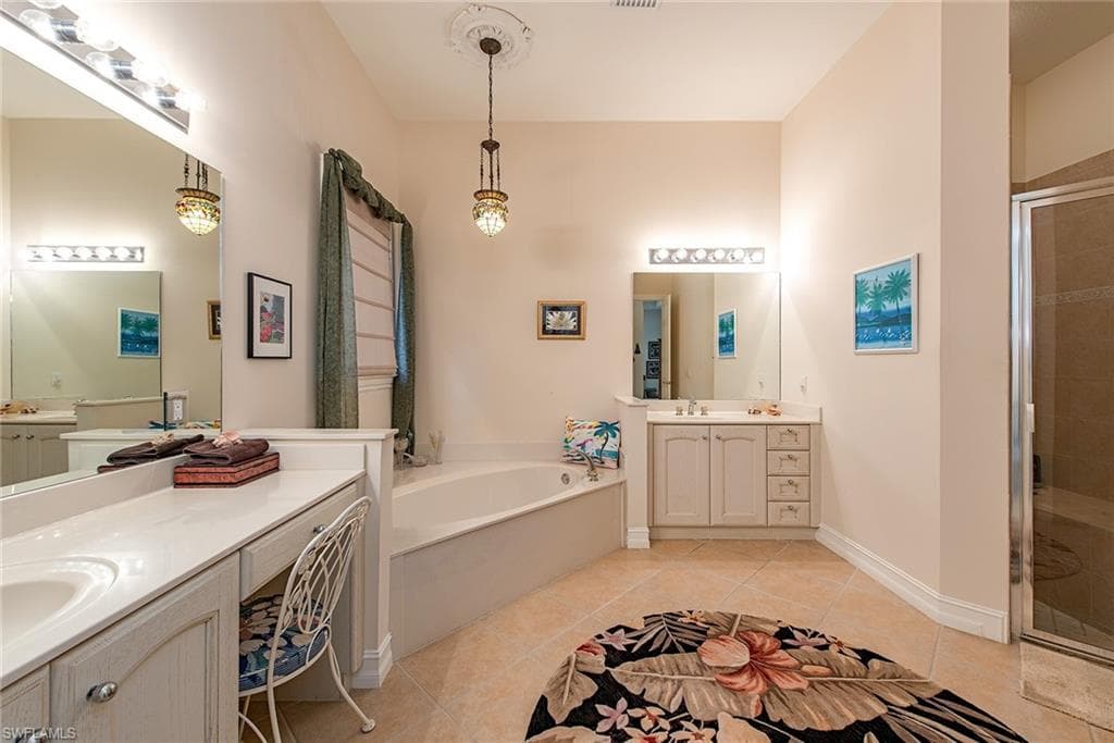 8465 Mallards Way, Naples, FL 34114-10