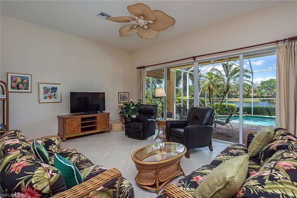 8465 Mallards Way, Naples, FL 34114-4