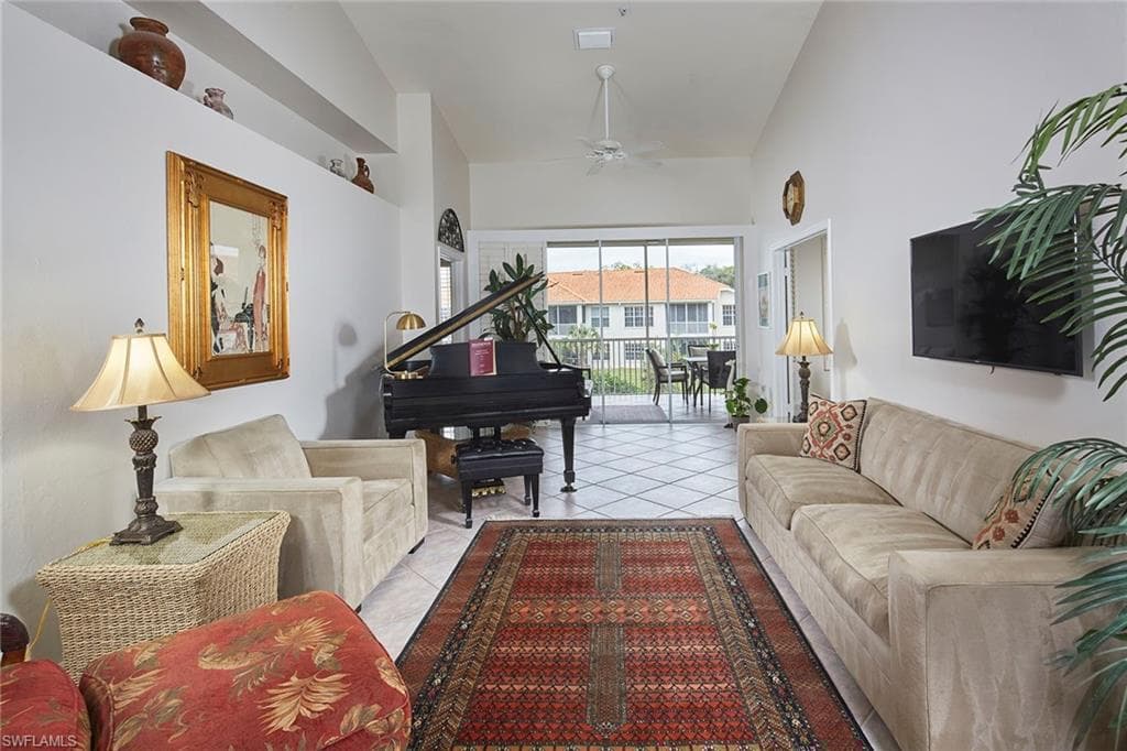 1033 Egrets Walk Cir 203, Naples, FL 34108-4