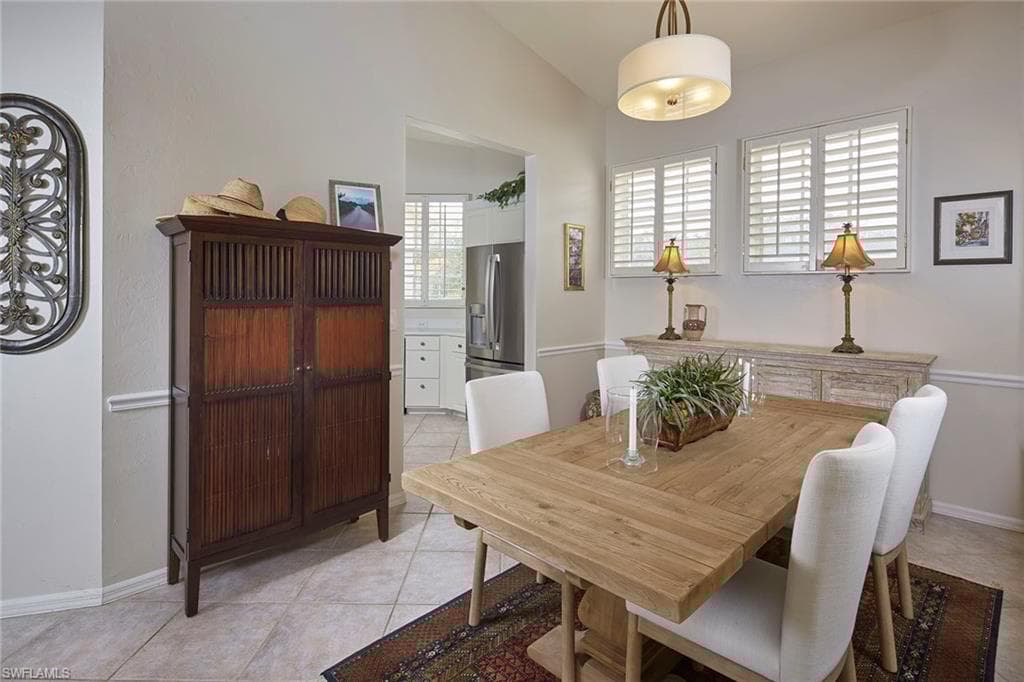 1033 Egrets Walk Cir 203, Naples, FL 34108-6