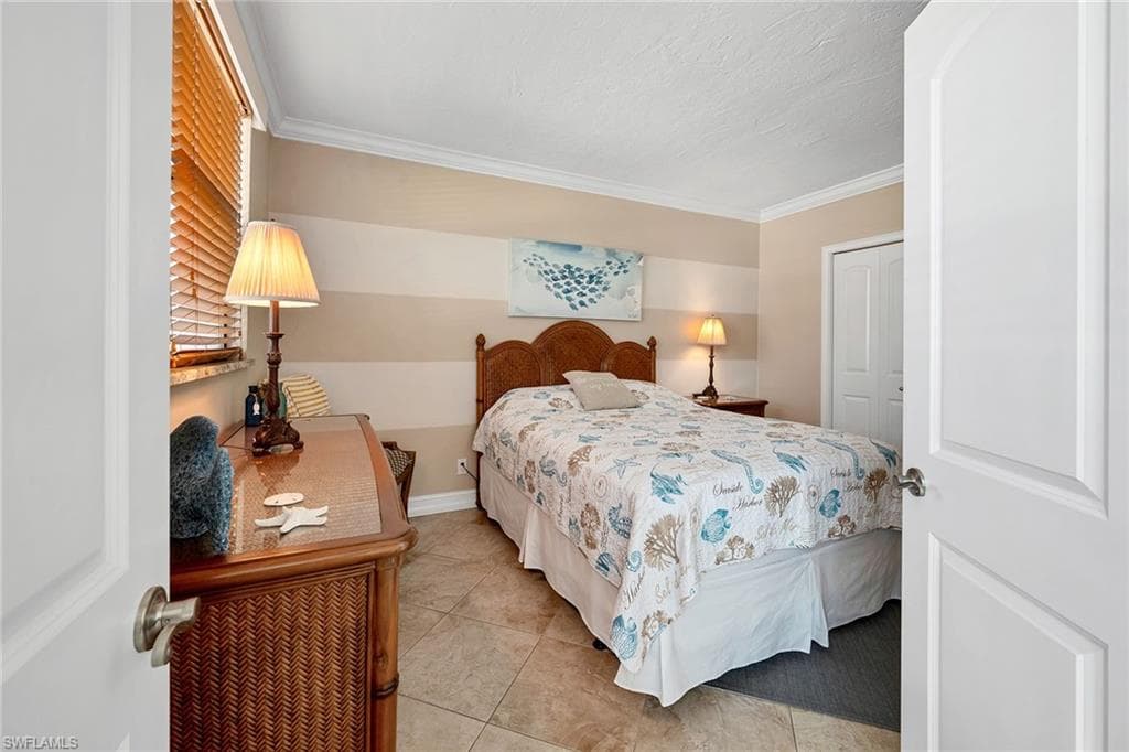 803 River Point Dr 105b, Naples, FL 34102-22