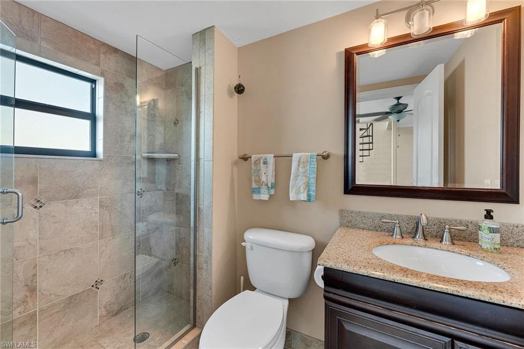 803 River Point Dr 105b, Naples, FL 34102-24