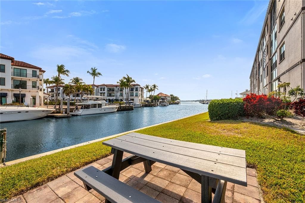 803 River Point Dr 105b, Naples, FL 34102-34