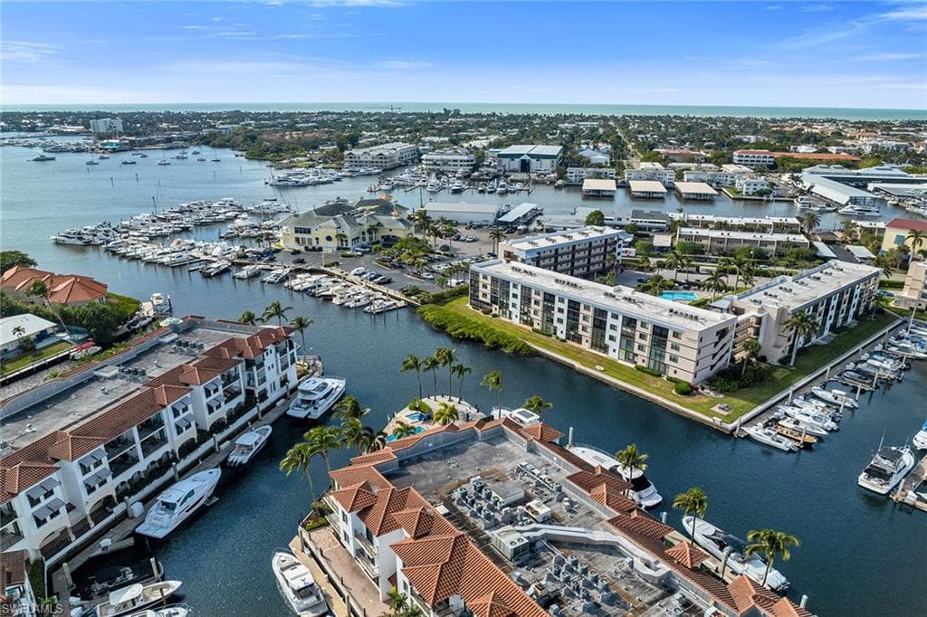 803 River Point Dr 105b, Naples, FL 34102-36