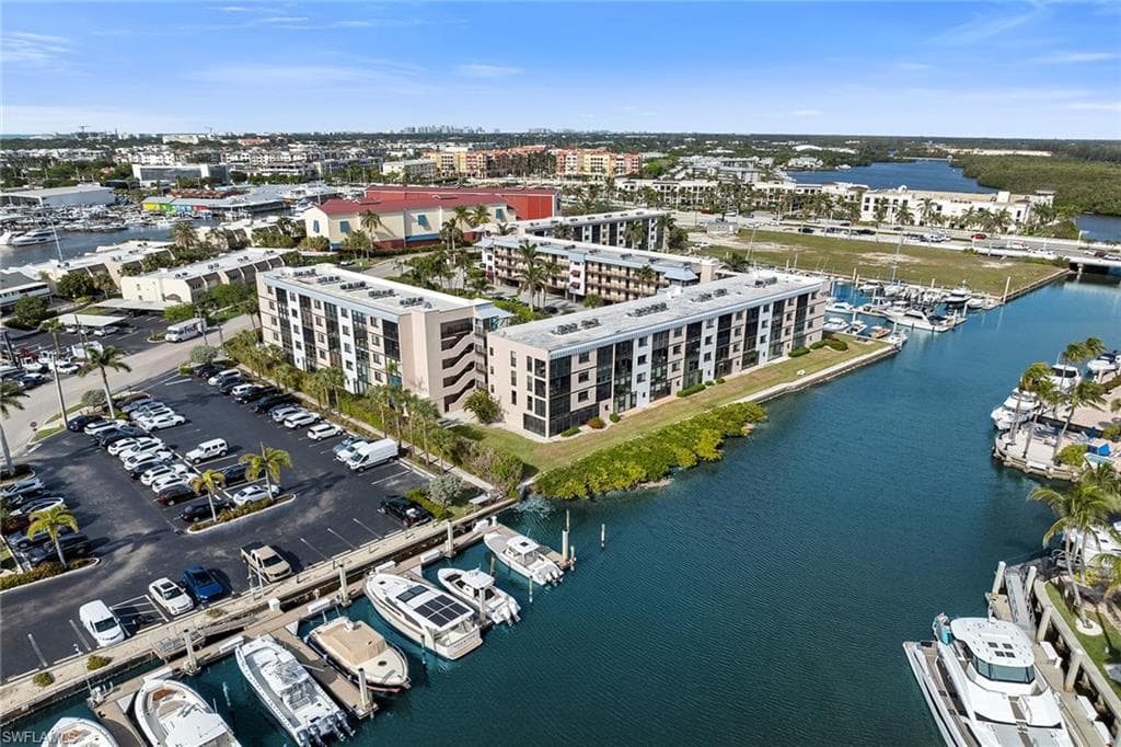 803 River Point Dr 105b, Naples, FL 34102-39