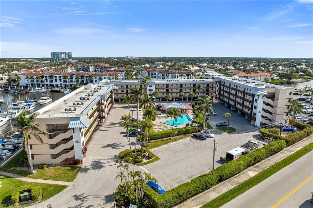 803 River Point Dr 105b, Naples, FL 34102-40
