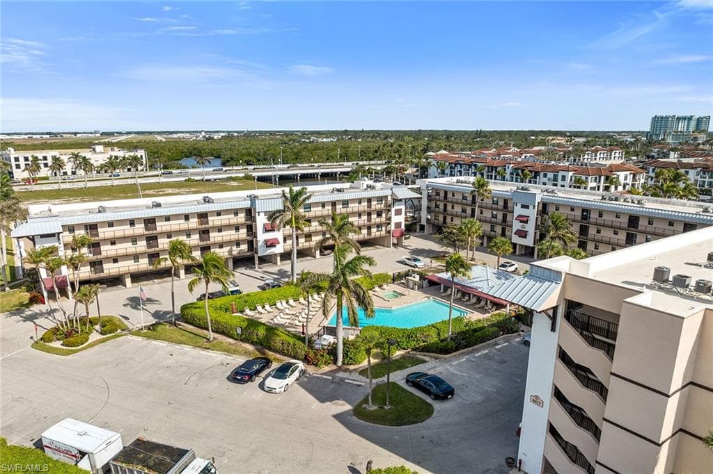 803 River Point Dr 105b, Naples, FL 34102-42