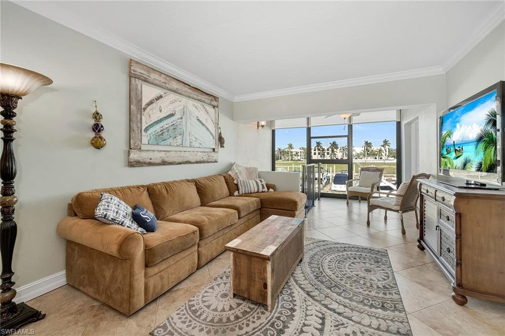 803 River Point Dr 105b, Naples, FL 34102-5