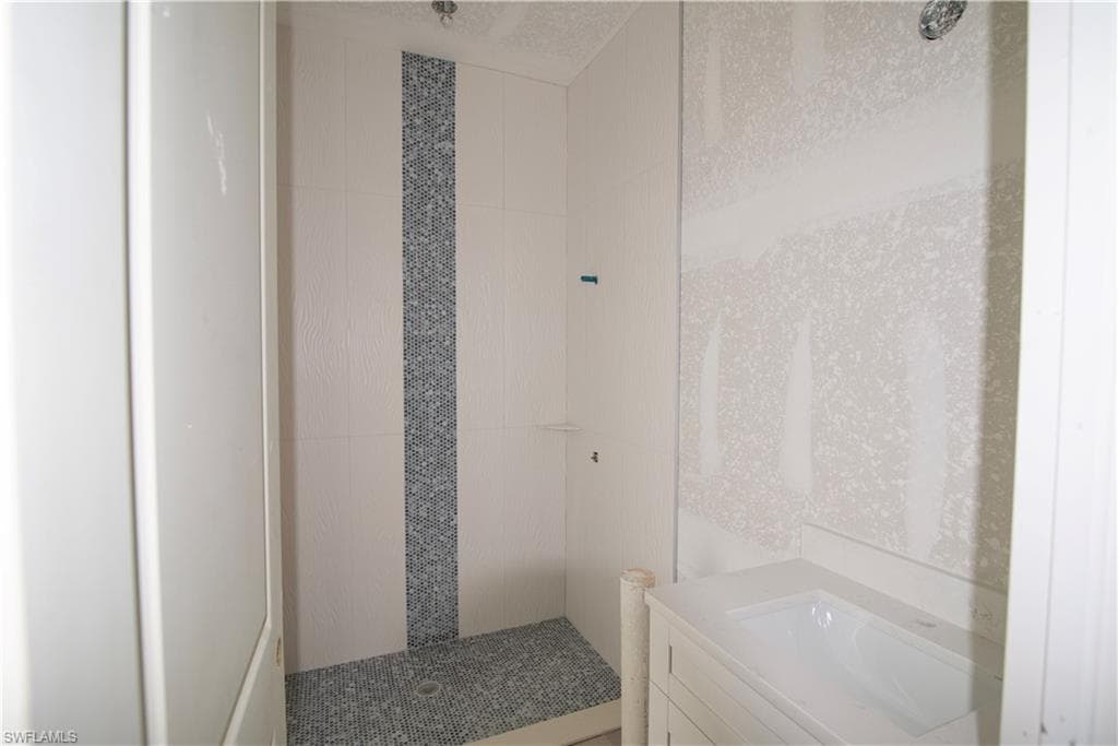 3677 Oil Well Rd, Naples, FL 34120-10