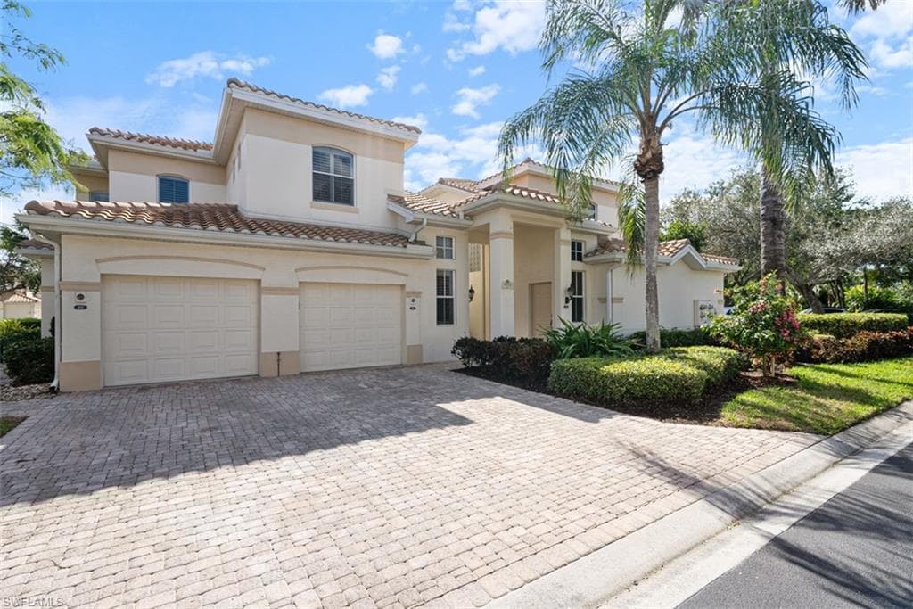 9050 Las Maderas Dr 201, Bonita Springs, FL 34135-2