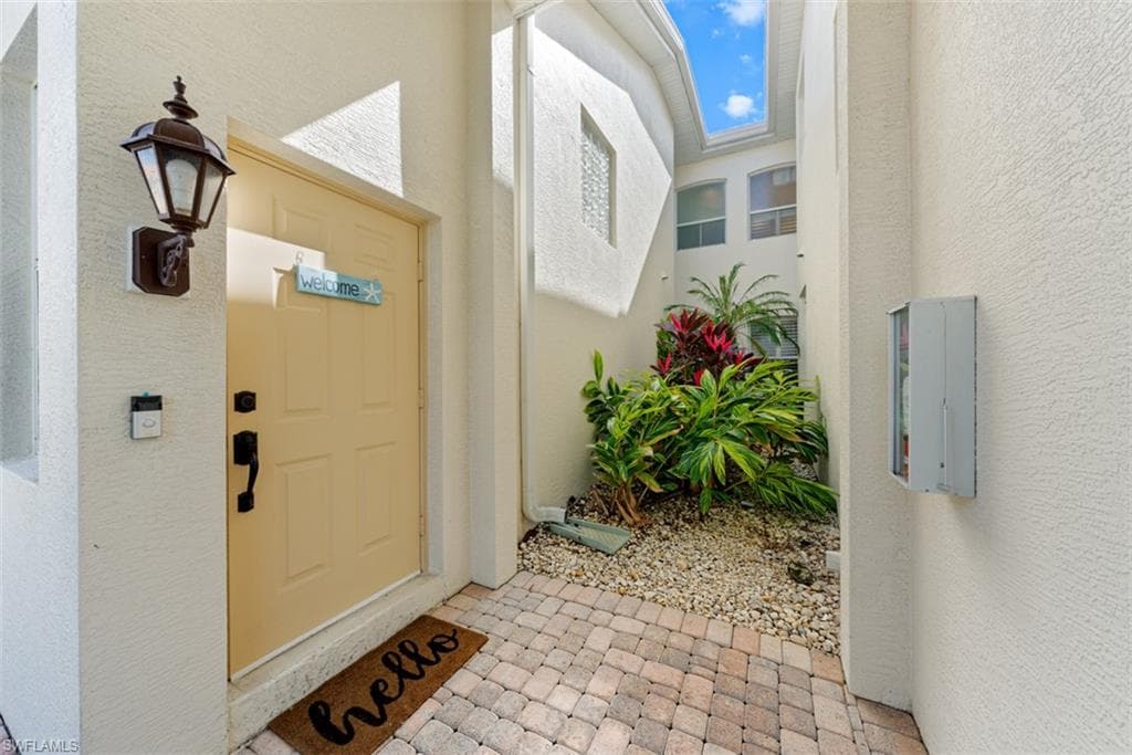 9050 Las Maderas Dr 201, Bonita Springs, FL 34135-3
