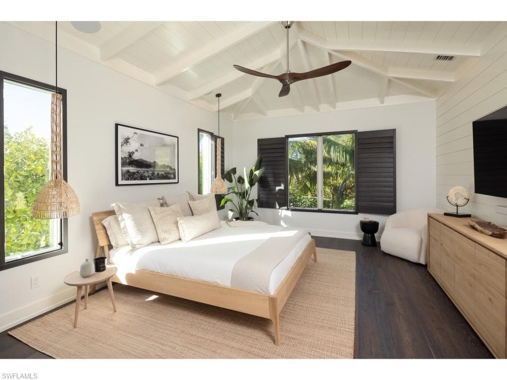 14 Sabre Ln, Naples, FL 34102-9