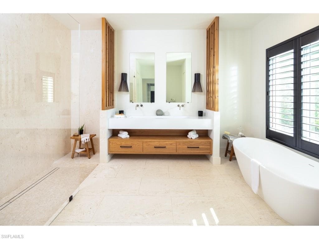 14 Sabre Ln, Naples, FL 34102-10