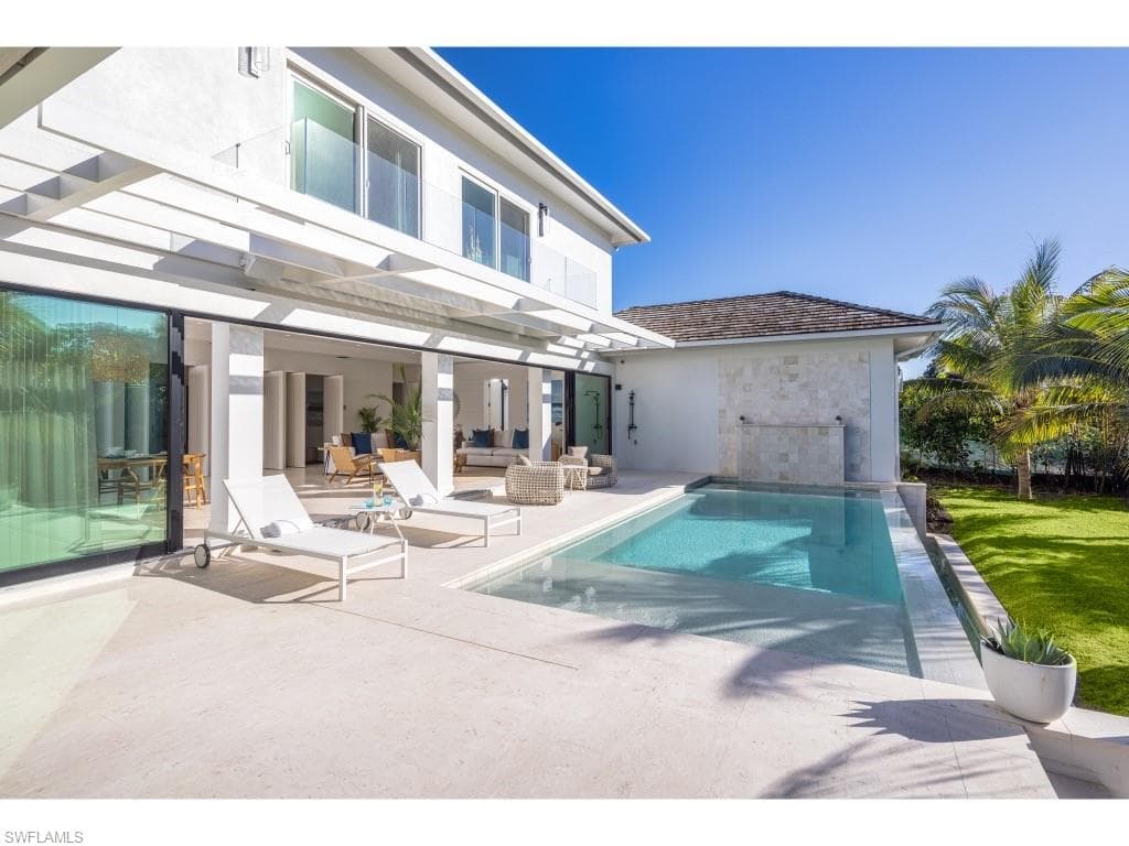 14 Sabre Ln, Naples, FL 34102-15