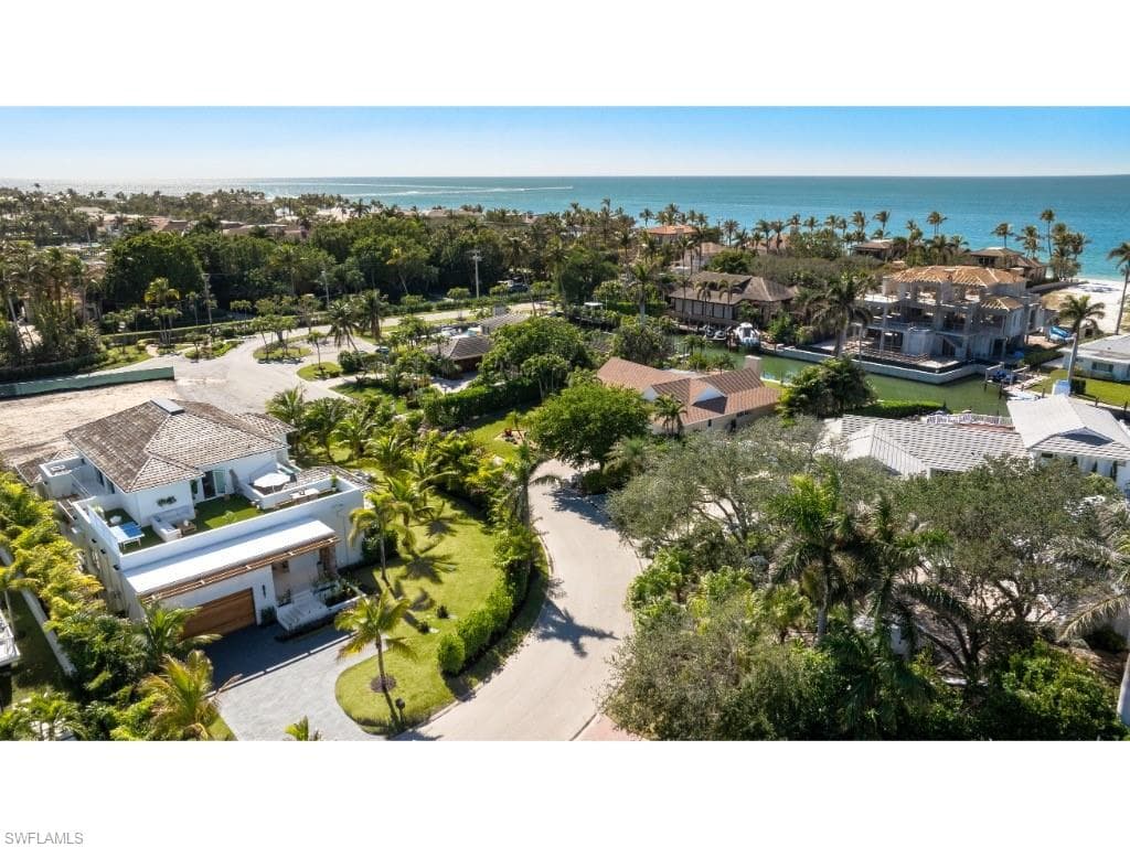 14 Sabre Ln, Naples, FL 34102-16