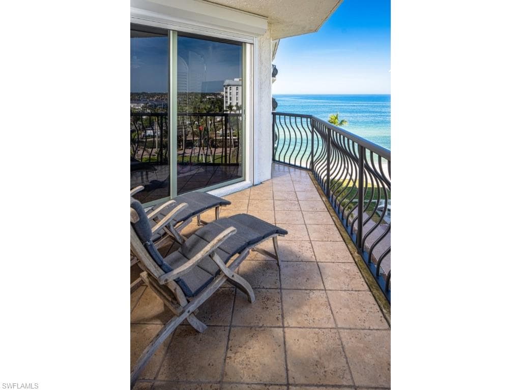 1221 Gulf Shore Blvd N 801, Naples, FL 34102-10