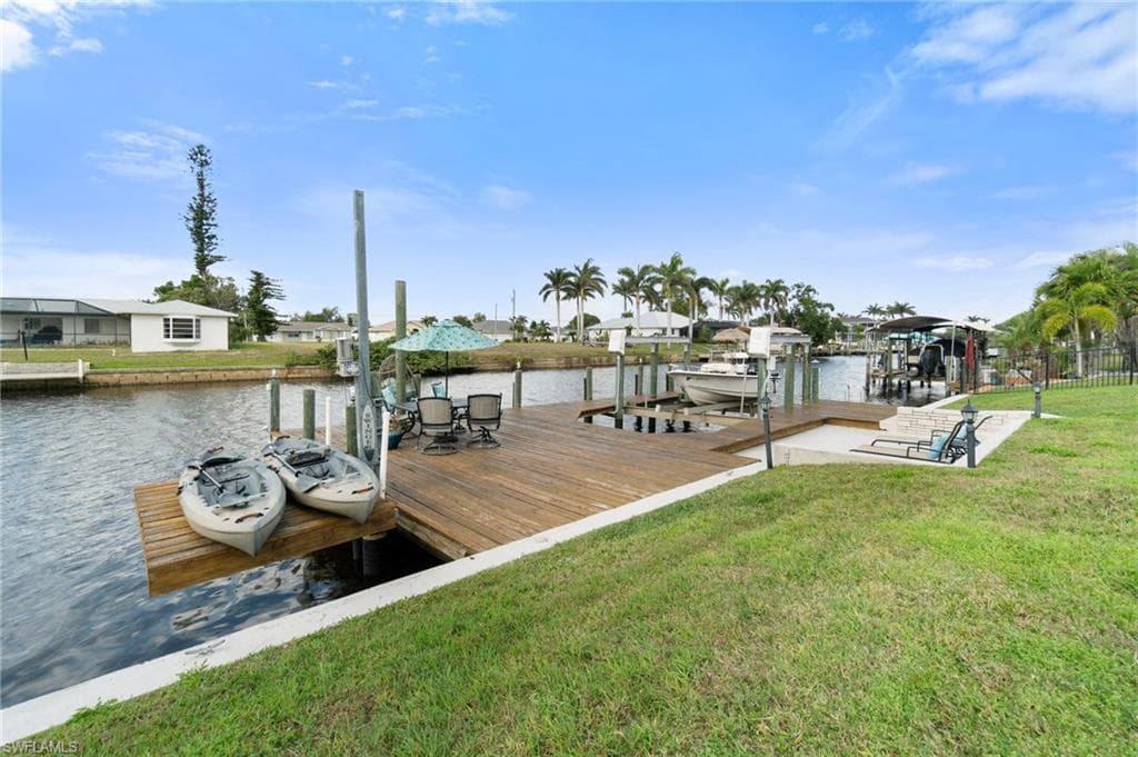 1326 21st Ave, Cape Coral, FL 33990-14