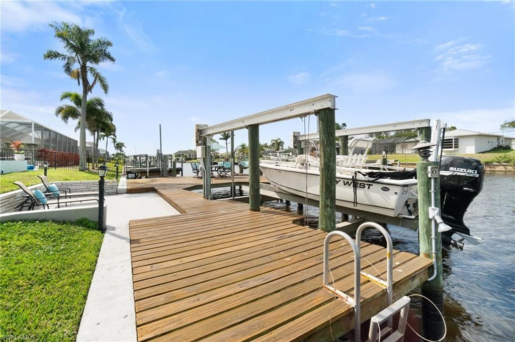 1326 21st Ave, Cape Coral, FL 33990-33