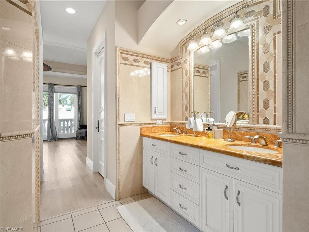 239 Channel Dr, Naples, FL 34108-34