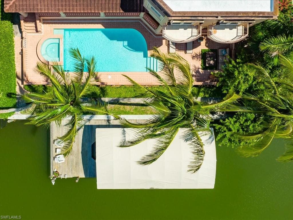239 Channel Dr, Naples, FL 34108-3
