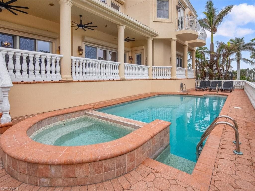 239 Channel Dr, Naples, FL 34108-39
