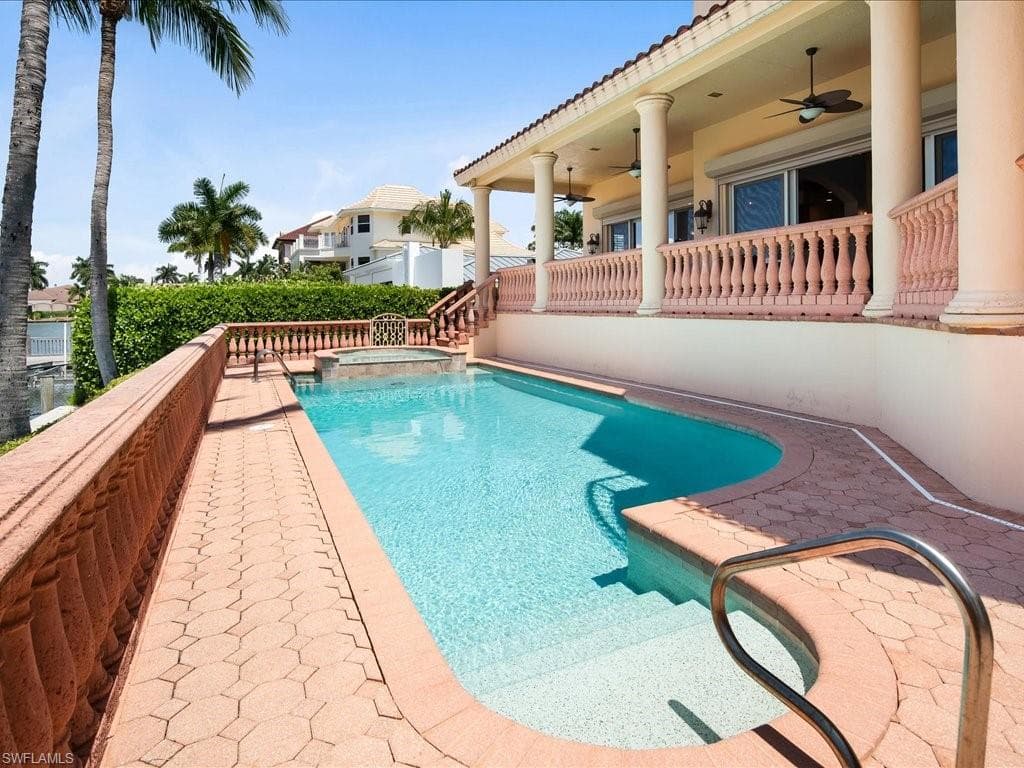 239 Channel Dr, Naples, FL 34108-40