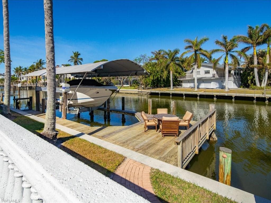 239 Channel Dr, Naples, FL 34108-41