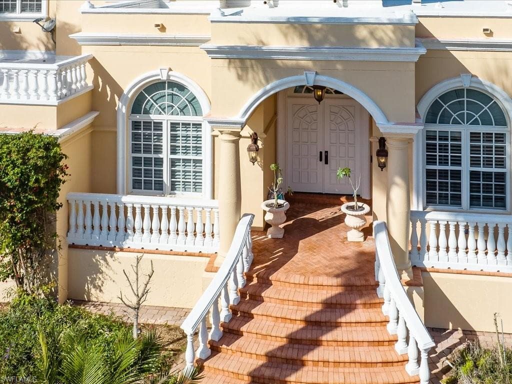 239 Channel Dr, Naples, FL 34108-43