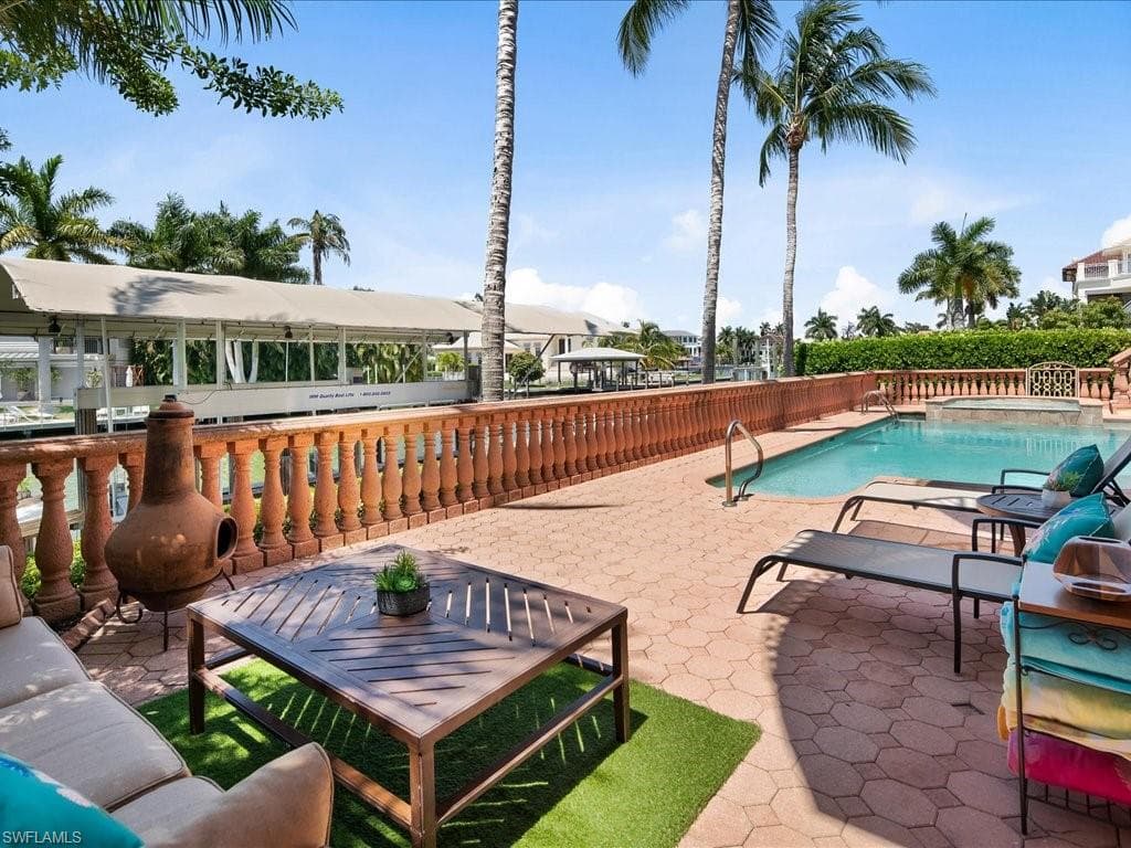 239 Channel Dr, Naples, FL 34108-48