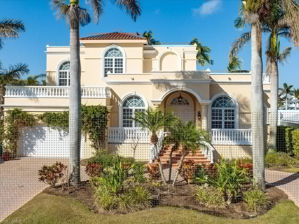 239 Channel Dr, Naples, FL 34108-4