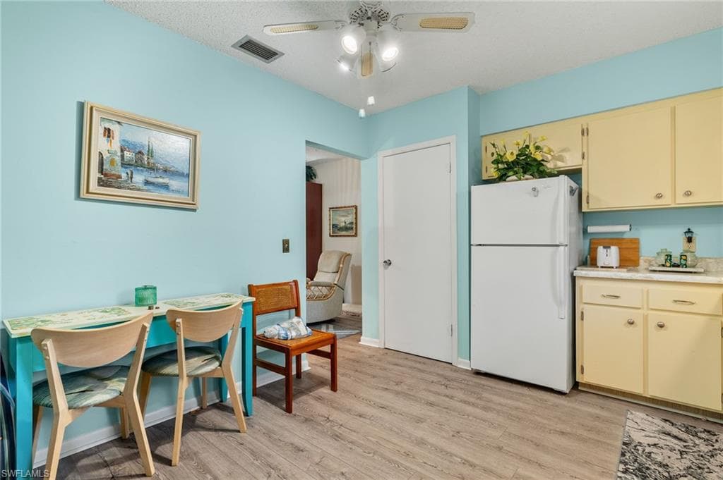 940 3rd St S 203, Naples, FL 34102-9
