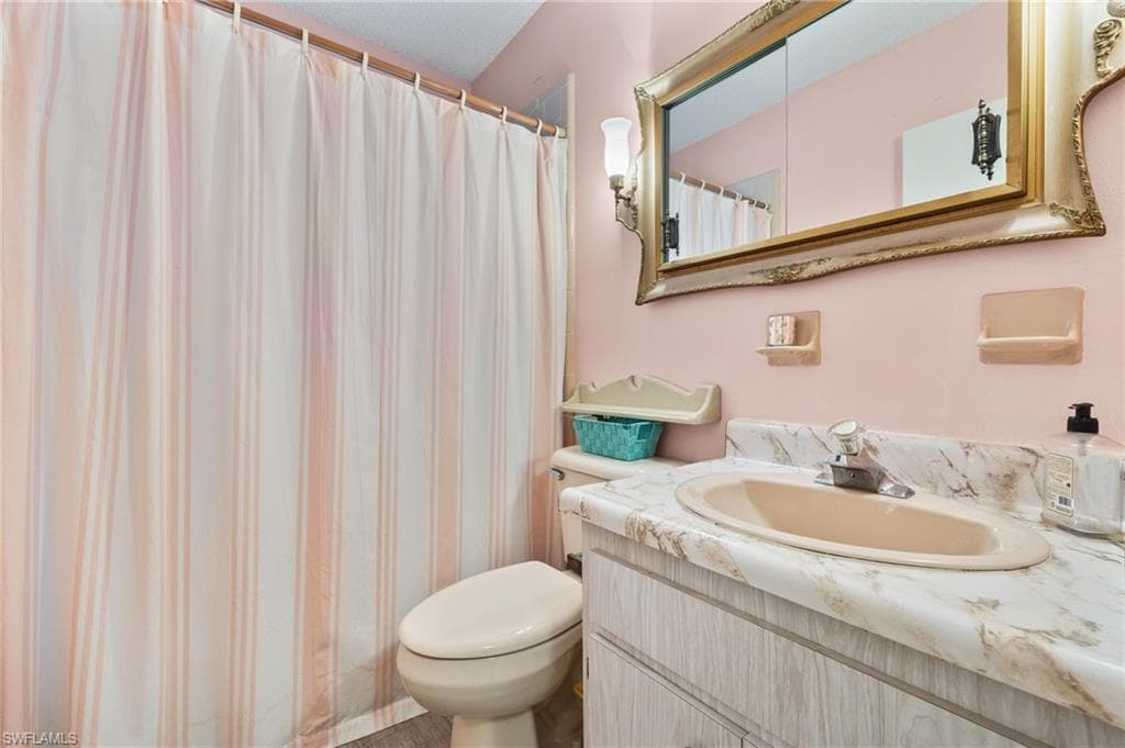 940 3rd St S 203, Naples, FL 34102-12