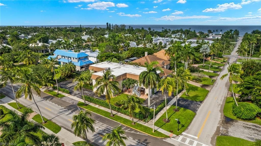 940 3rd St S 203, Naples, FL 34102-16