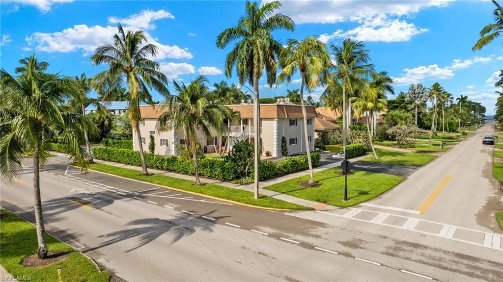940 3rd St S 203, Naples, FL 34102-19
