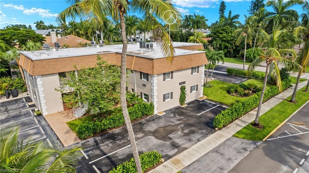 940 3rd St S 203, Naples, FL 34102-20