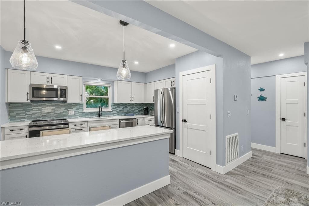 940 3rd St S 203, Naples, FL 34102-22