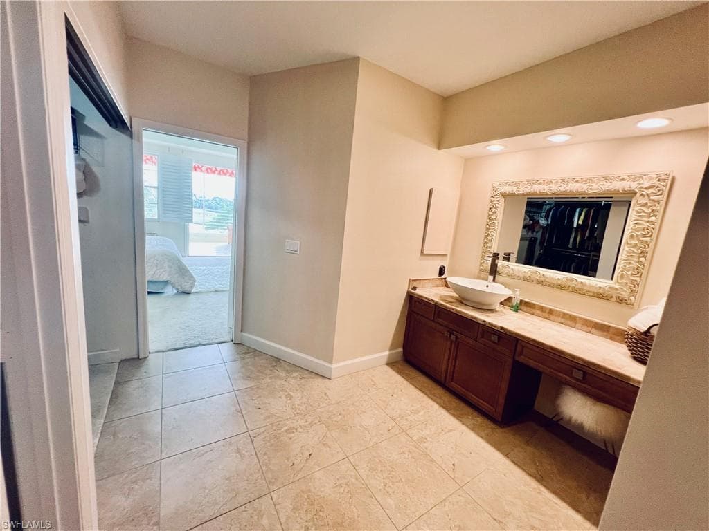 812 Hideaway Cir E 124, Marco Island, FL 34145-37