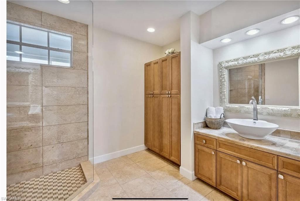 812 Hideaway Cir E 124, Marco Island, FL 34145-39