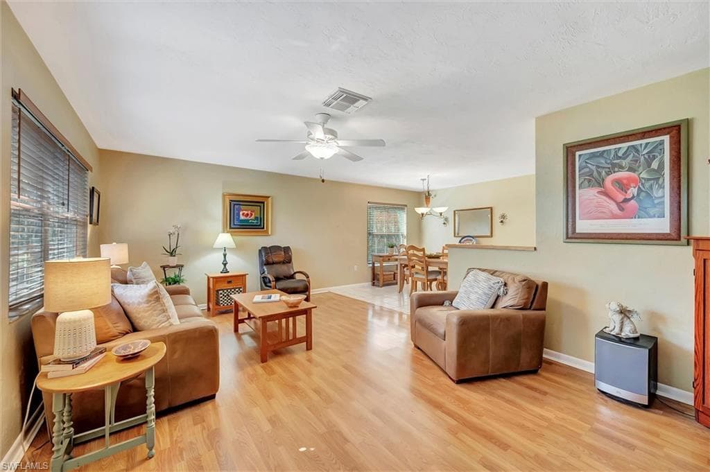 715 96th Ave N, Naples, FL 34108-9