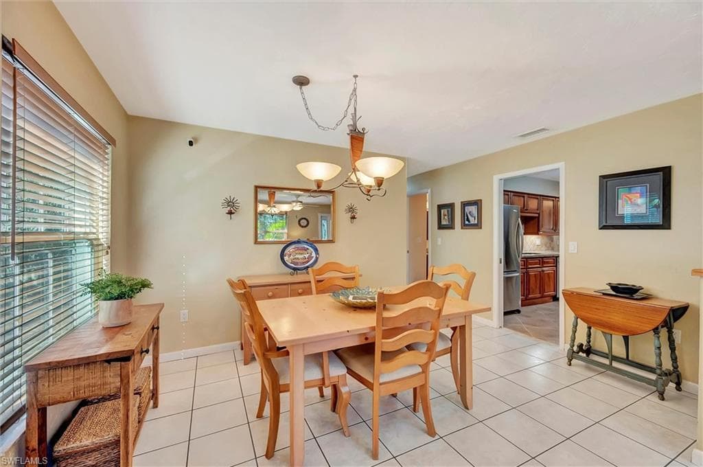 715 96th Ave N, Naples, FL 34108-10