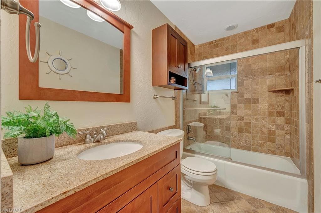 715 96th Ave N, Naples, FL 34108-17