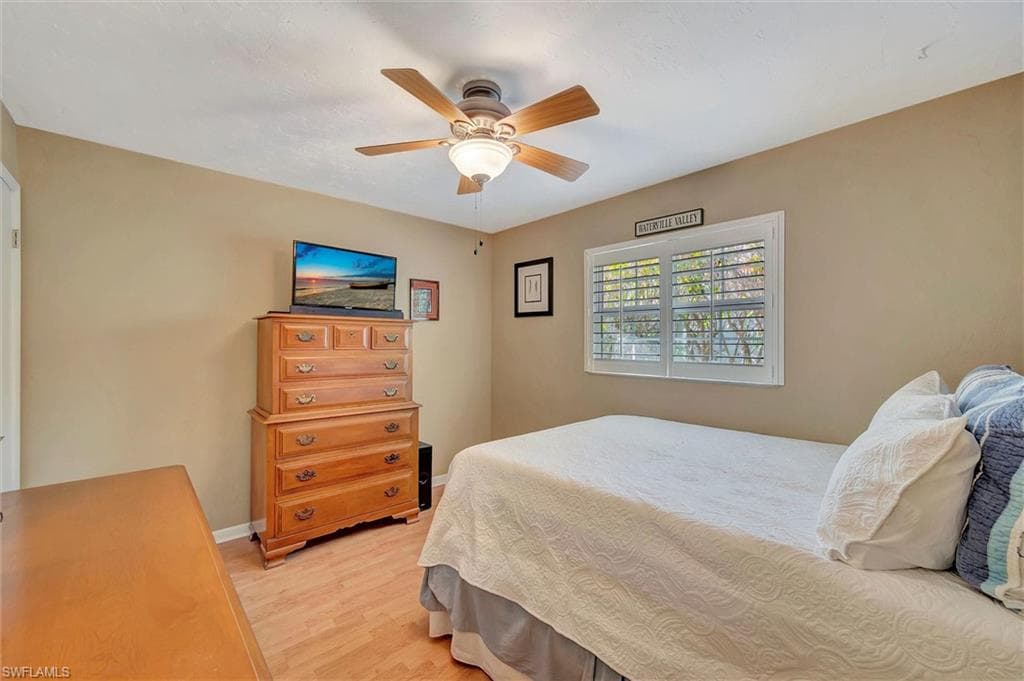 715 96th Ave N, Naples, FL 34108-19