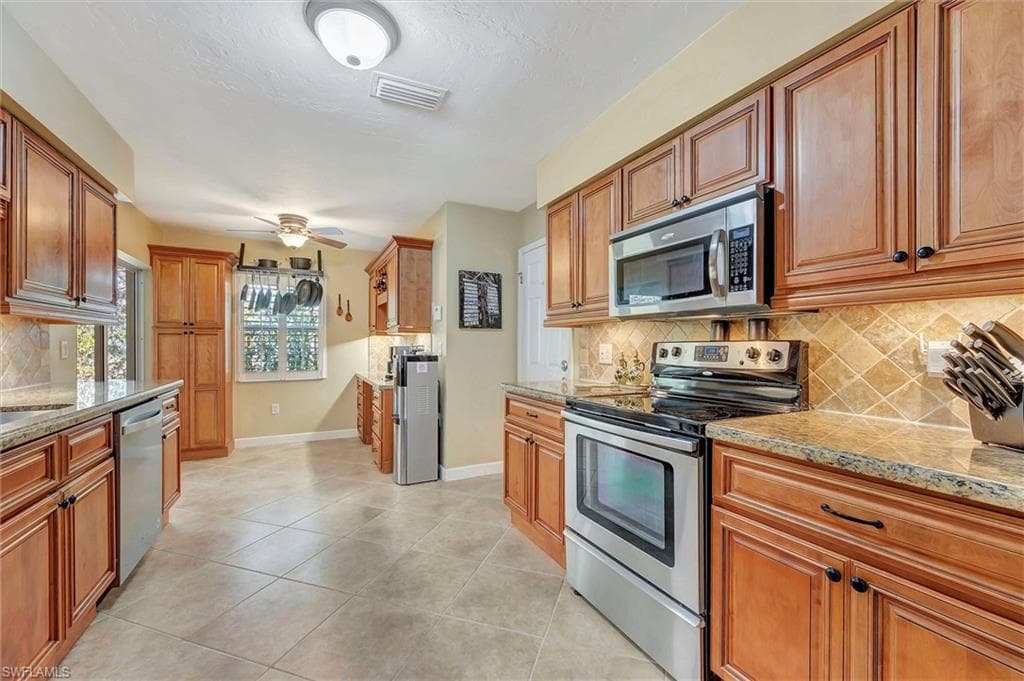 715 96th Ave N, Naples, FL 34108-21