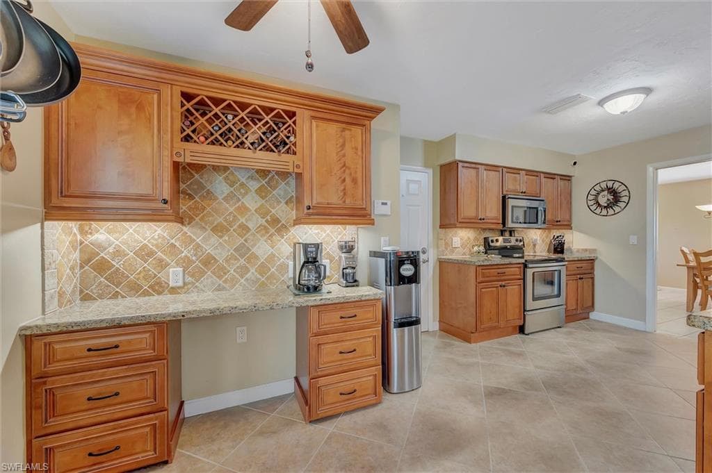 715 96th Ave N, Naples, FL 34108-24