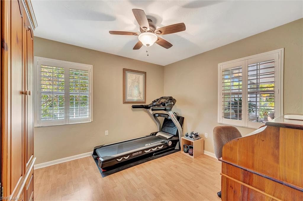 715 96th Ave N, Naples, FL 34108-26